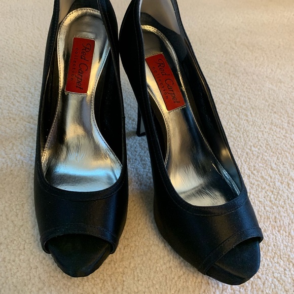 Red Carpet Collection Women’s Dress Shoes - Picture 2 of 7